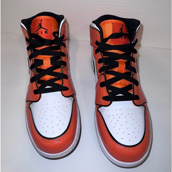 Turf Orange Air Jordan 1 Mid SE main image 10